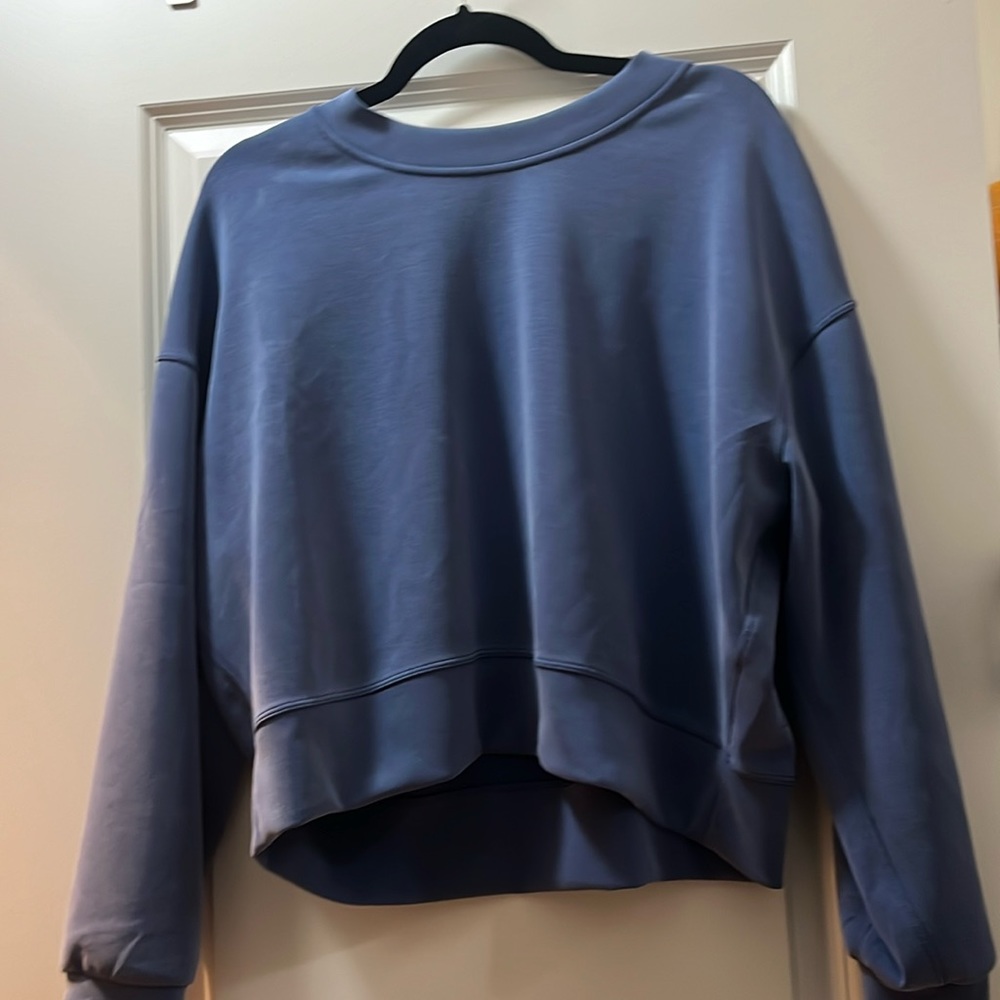 Lululemon Softstreme Perfectly Oversized Cropped Crew pitch blue - size 10